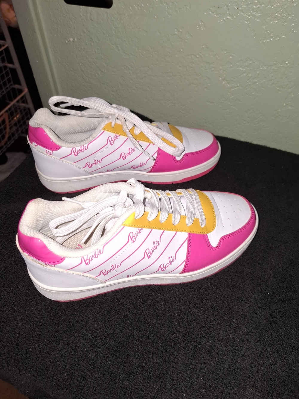 Barbie by Mattel Women's Casual Court Size 8